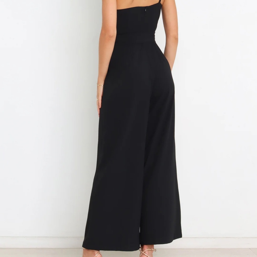 Petal & Pup NWOT Elegant Black One-Shoulder Jumpsuit